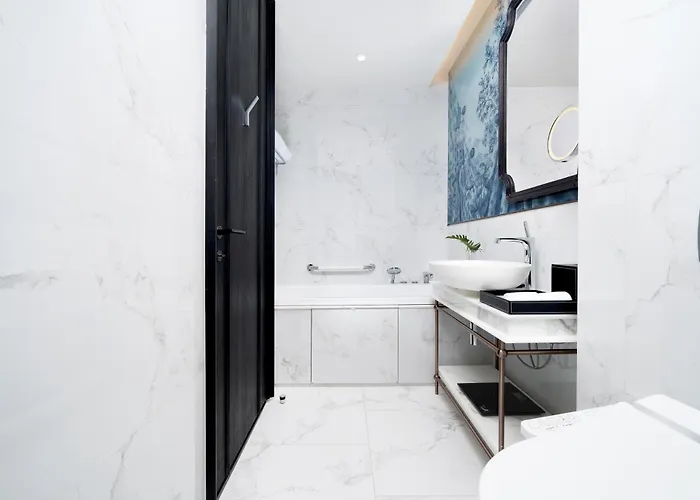 La Clef By The Crest Collection