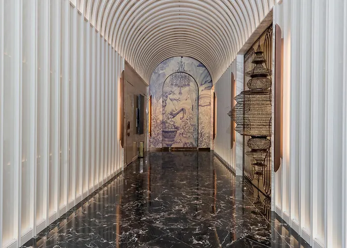 Hotel La Clef By The Crest Collection 5*