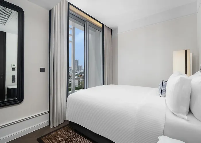 Hotel La Clef By The Crest Collection Bangkok