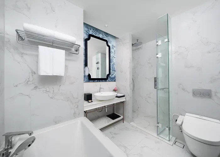 La Clef By The Crest Collection Hotel