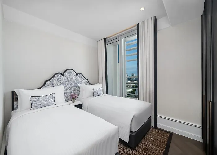 La Clef By The Crest Collection Hotel