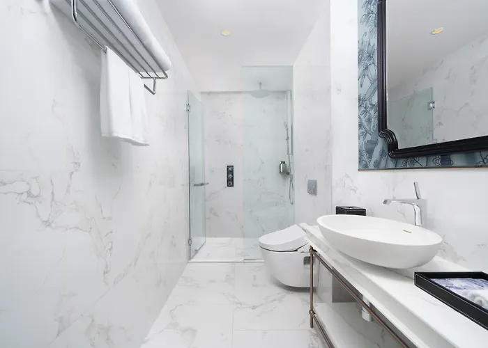 Hotel La Clef By The Crest Collection 5*
