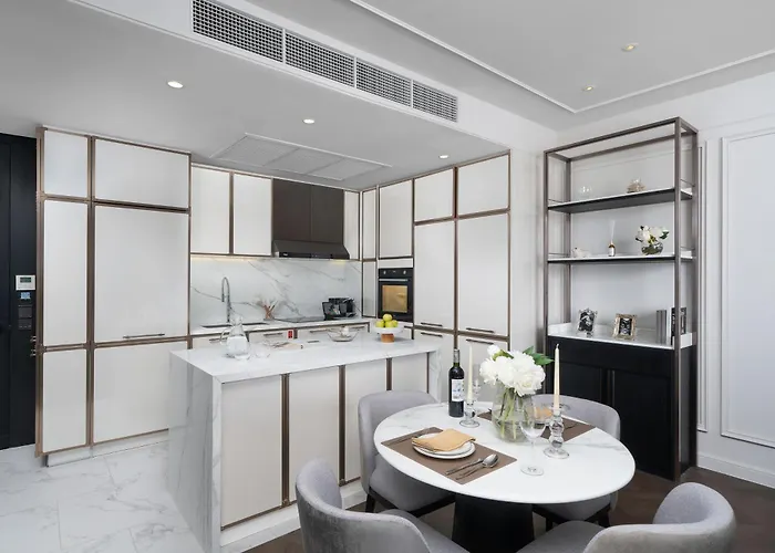 La Clef By The Crest Collection Hotel