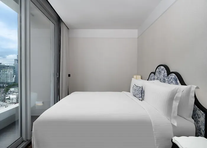 Hotel La Clef By The Crest Collection 5*