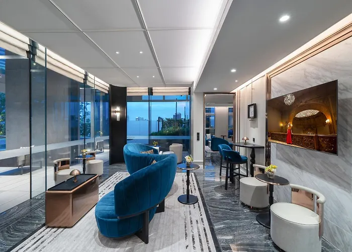 Hotel La Clef By The Crest Collection 5*