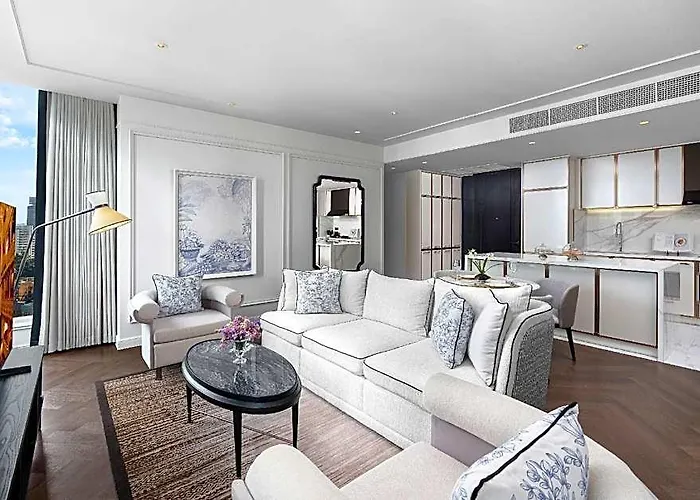 La Clef By The Crest Collection Hotel