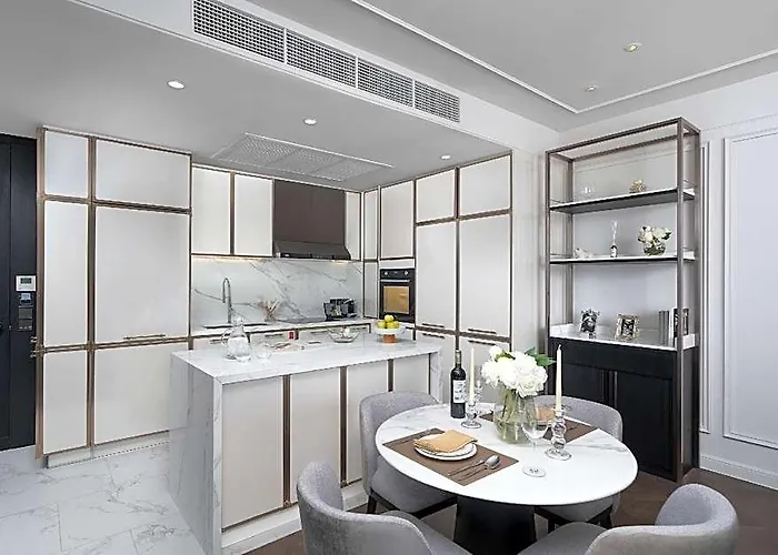 La Clef By The Crest Collection Hotel